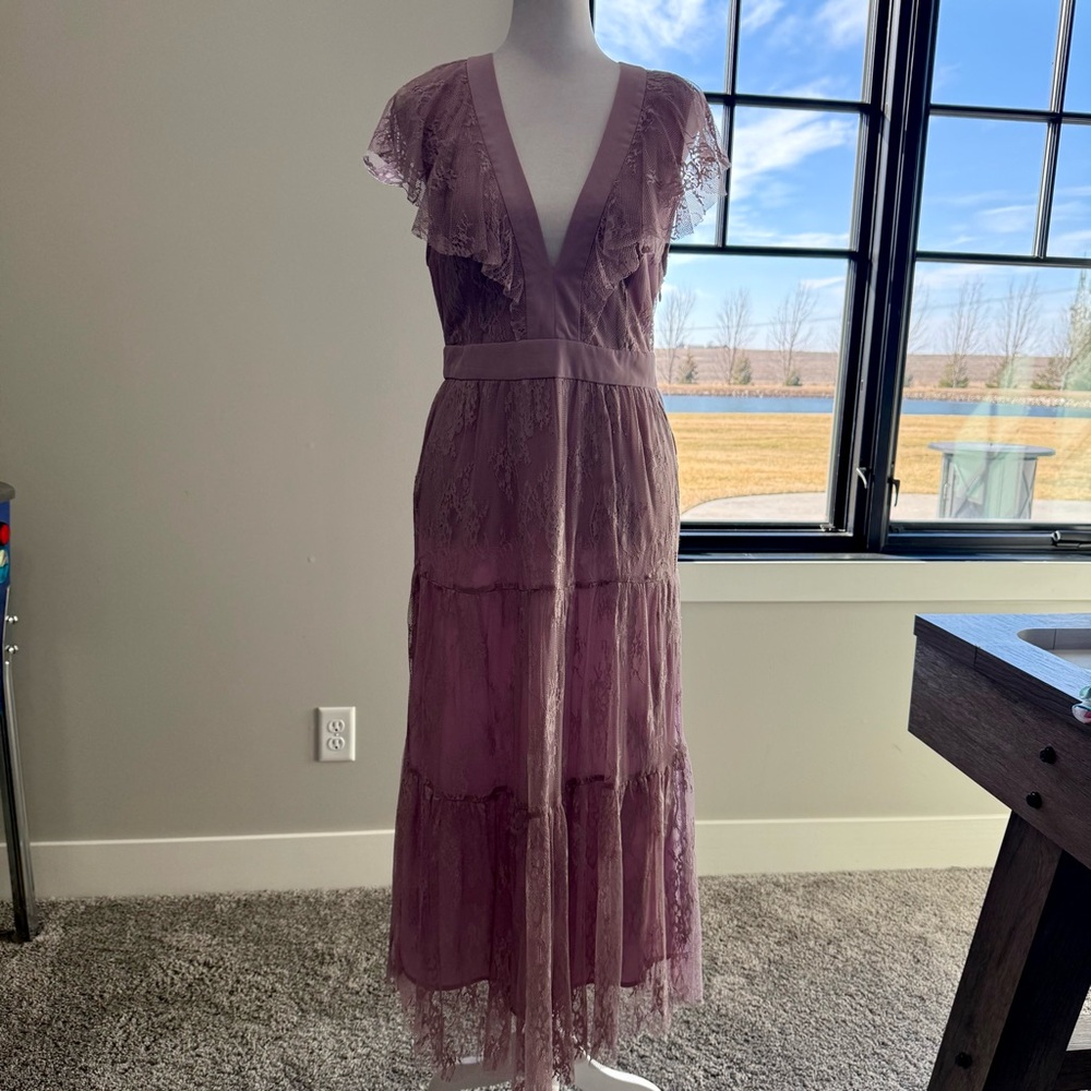 NWT Wayf Lace Midi Dress in Dusty Rose